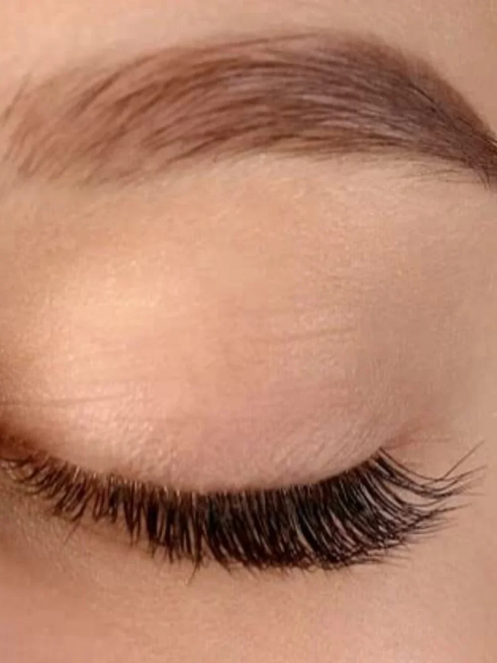 Luxe Cosmetic Eyelash Serum - Longer and Fuller Eyelashes